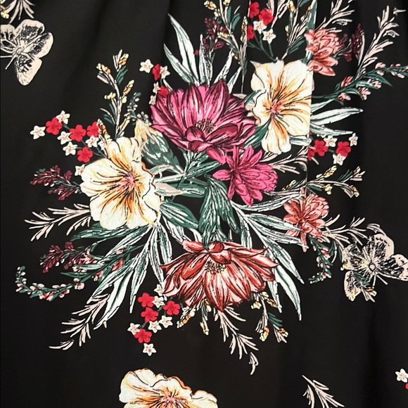 Torrid Black Floral Blouse size 1 - Picture 6 of 6